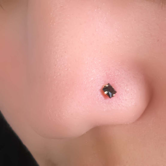 Charming Gold Polish Nose Pin with Square Cut Stone