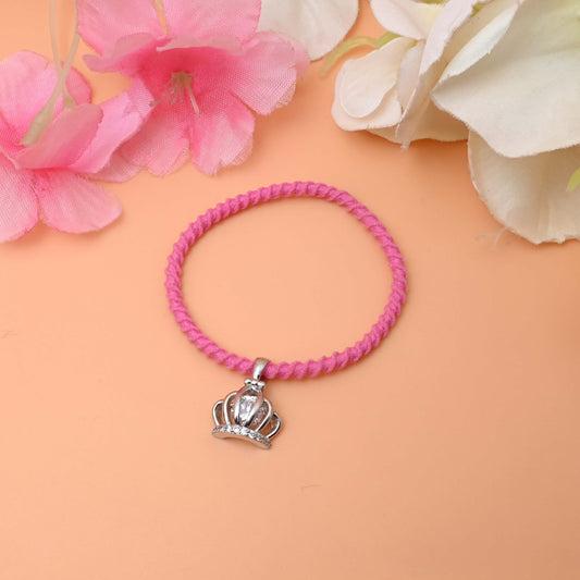 Bracelet adorned with a crown charm
