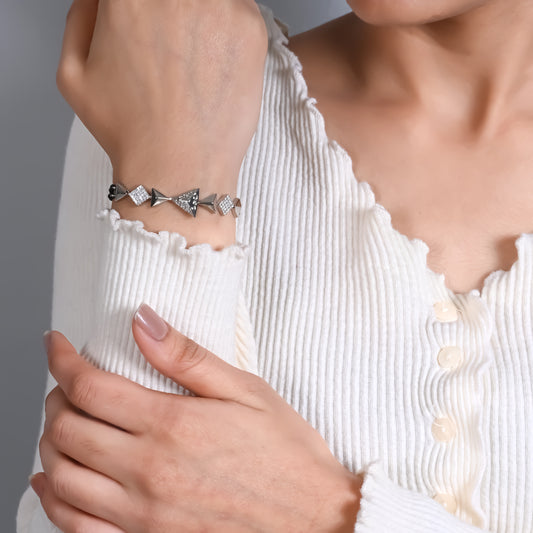Pyramid-Shaped Silver Bud Bracelet for Women