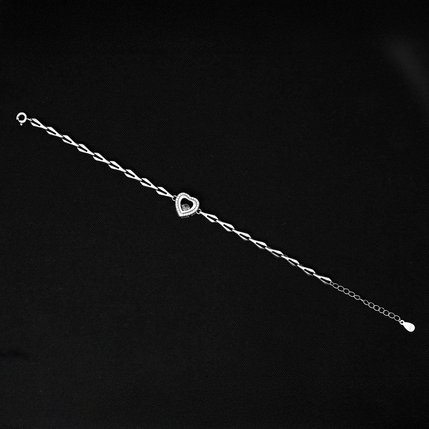Fashionable Silver Bracelet for Girls – Heart-Shaped Centerpiece