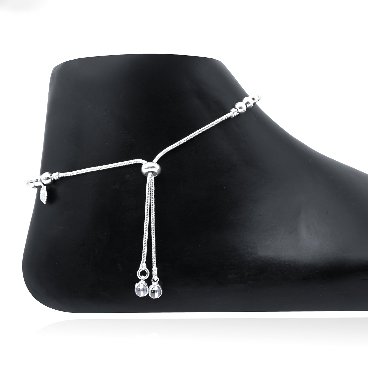 Luxury Silver Anklet for Brides – Beautiful Palki Design Detail