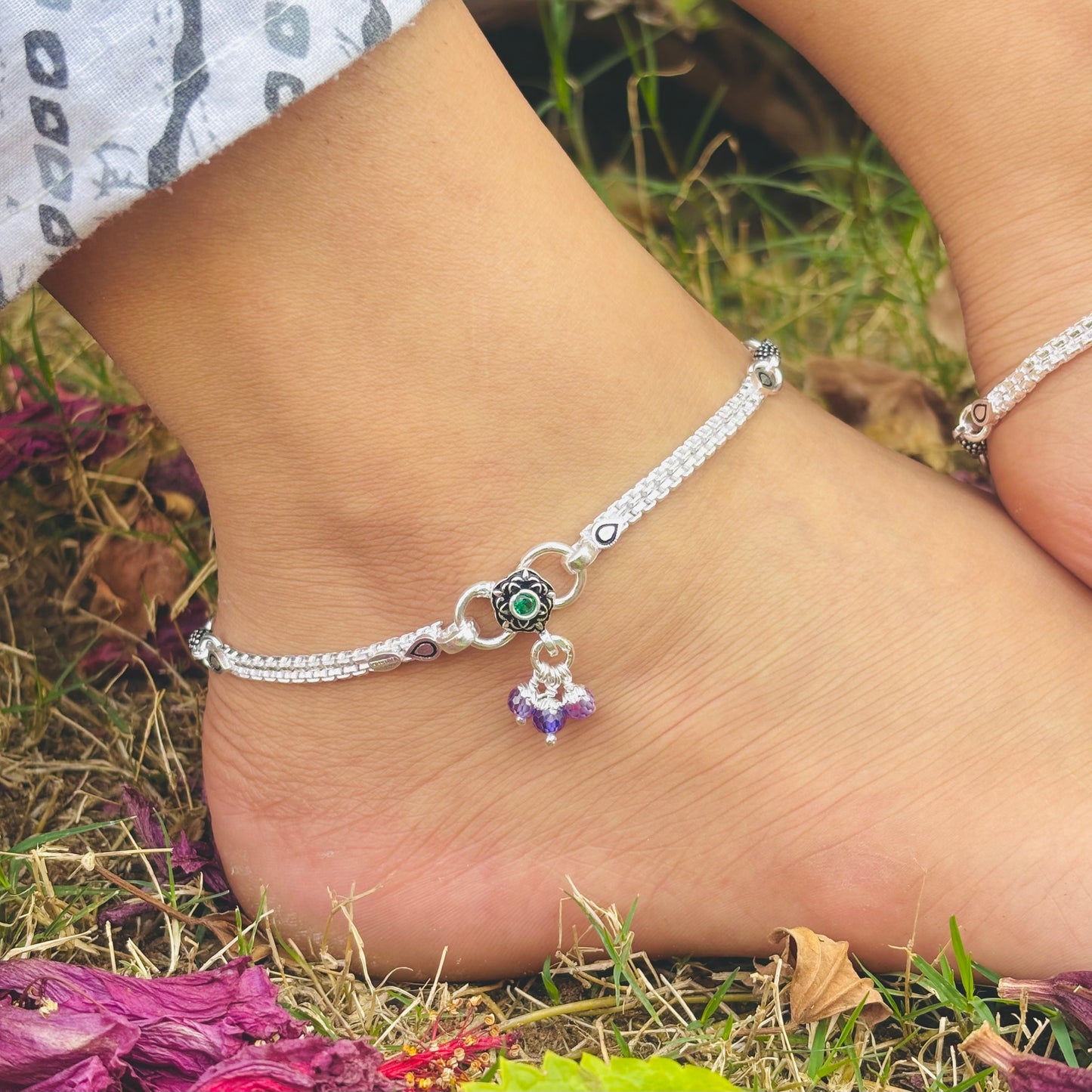 Pink Stone Adorned Silver Anklet with Rajasthani Touch.