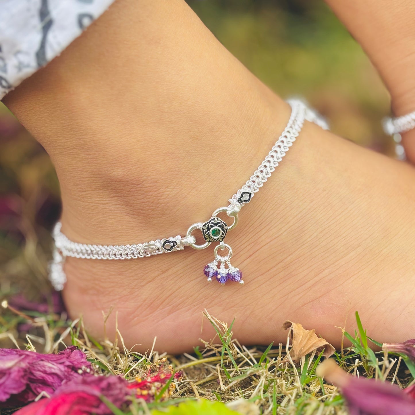 Beautiful Silver Anklet with Floral Center and Multi-Colored Stones.