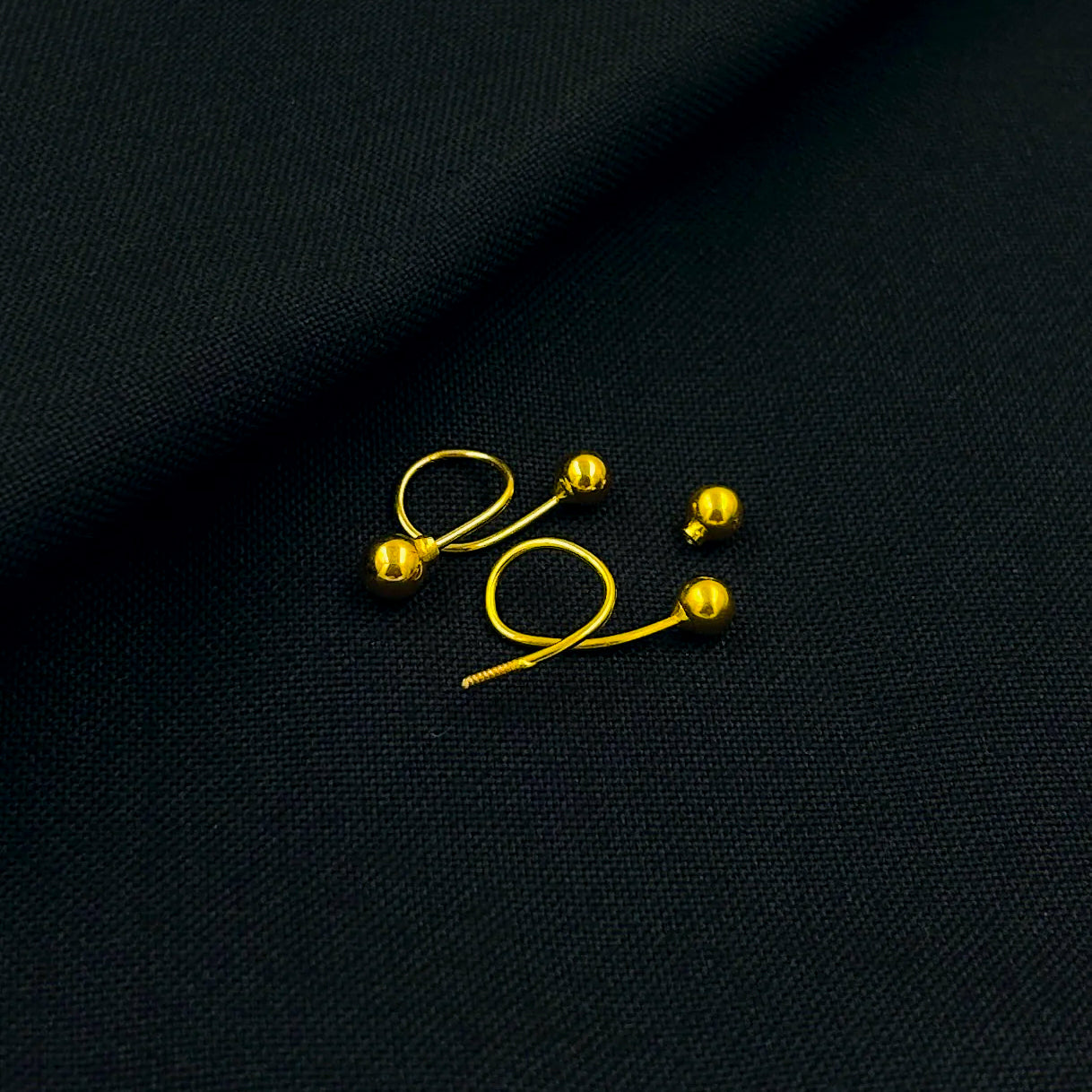 Chic solid gold-plated silver ball studs for everyday elegance.