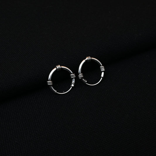 Trendy Unisex Silver Bali Earrings with Sleek Design