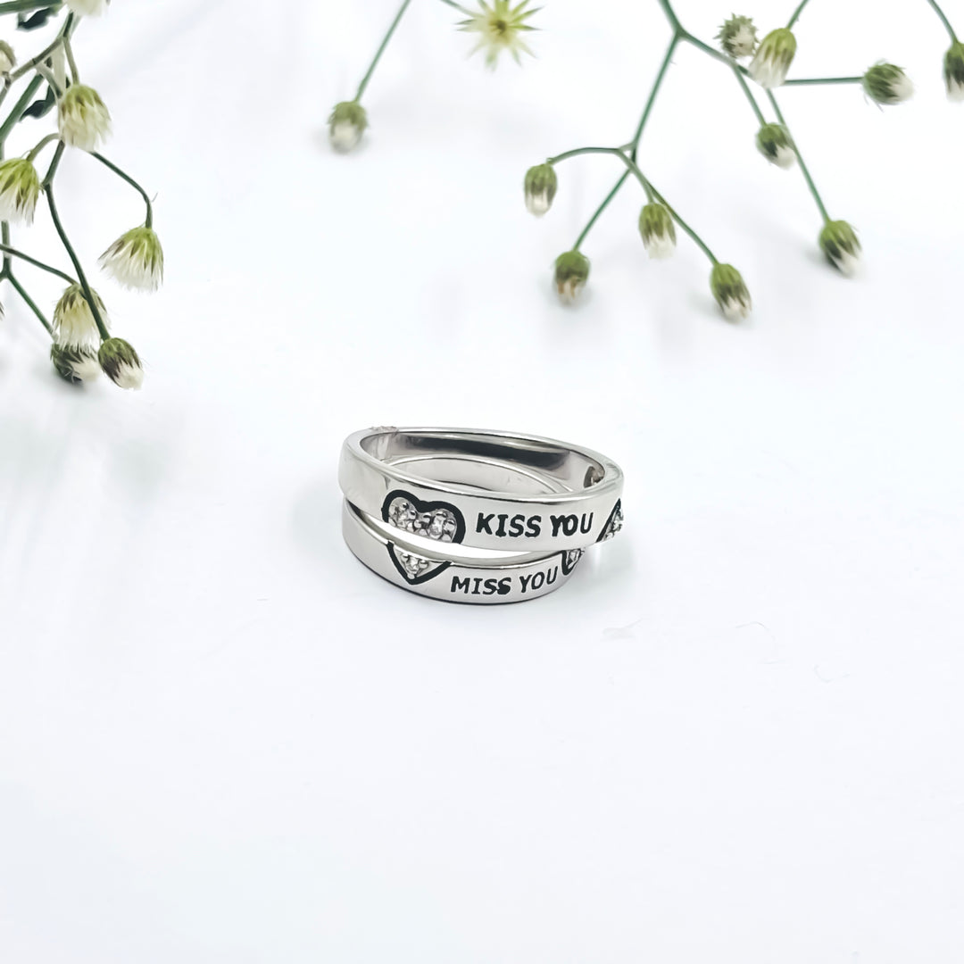 Chic Silver Couple Rings with Loving "Miss You, Kiss You" Message.