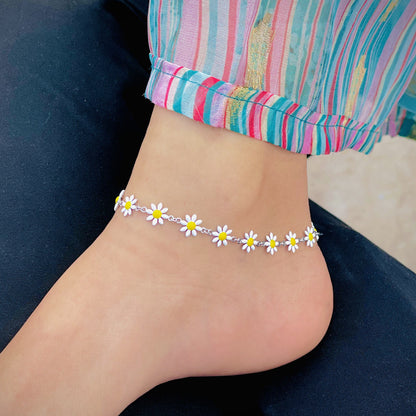 Cute Silver Anklet with Yellow Flower – Lightweight & Simple