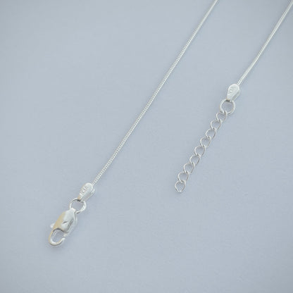 Simple Silver Anklet with Moti Accent